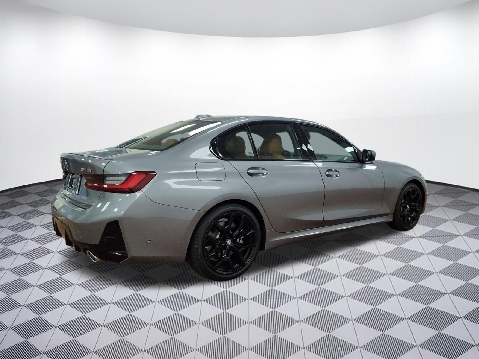 Used 2026 BMW 330i xDrive Sedan w/ M Sport Package AWD/4WD image 8