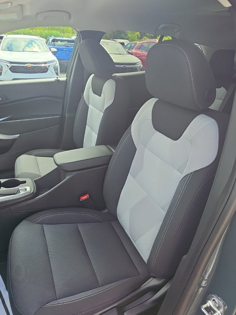 New 2026 Chevrolet Trax LS w/ LS Convenience Package FWD image 17
