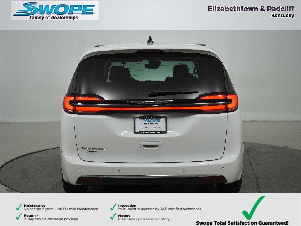 Certified 2024 Chrysler Pacifica Touring-L image 4