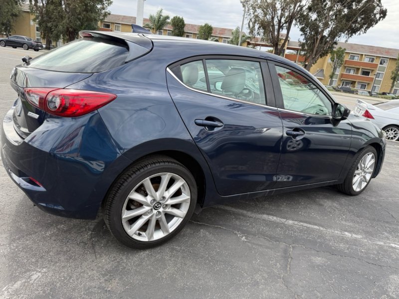 Used 2017 MAZDA MAZDA3 Grand Touring FWD image 6