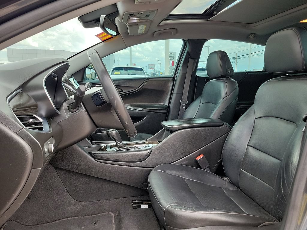 Used 2017 Chevrolet Malibu Premier w/ Premier Sun and Wheel Package FWD image 23