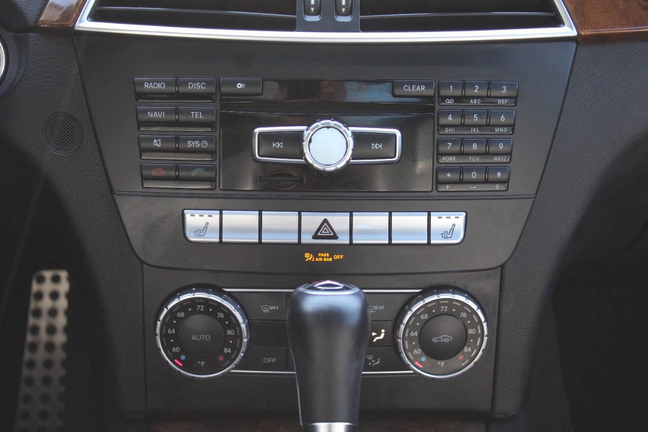 Used 2013 Mercedes-Benz C 250 Sedan image 38