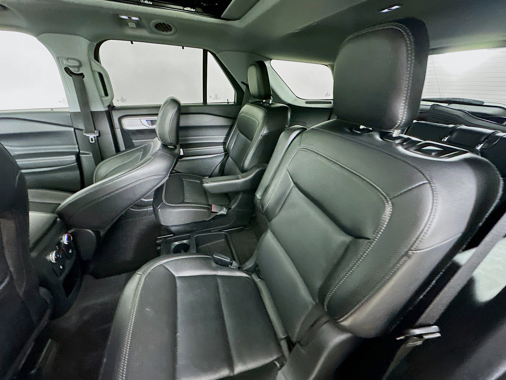 Used 2021 Ford Explorer Limited w/ Equipment Group 301A image 32