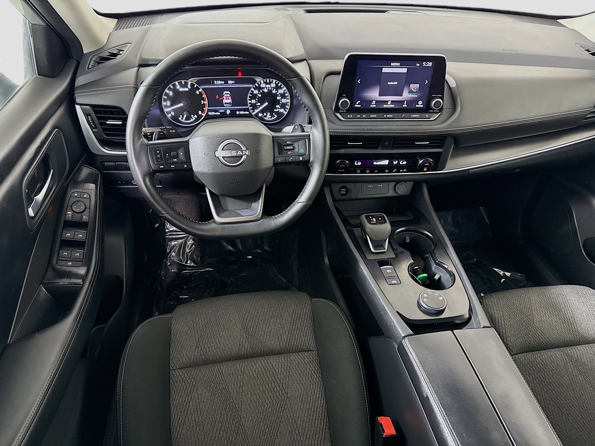 Used 2025 Nissan Rogue SV image 17