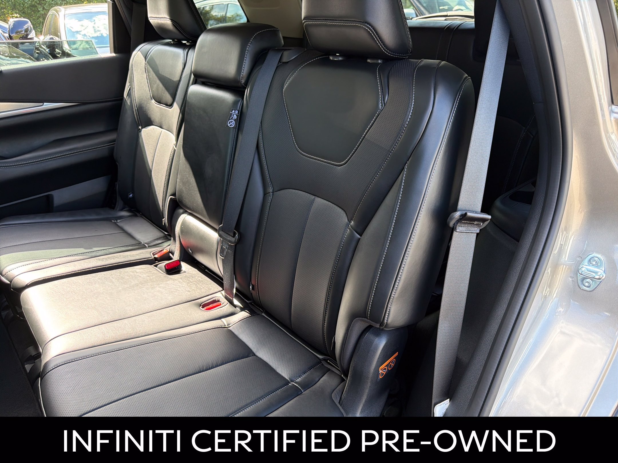 Certified 2026 INFINITI QX60 Luxe w/ Family Package FWD image 31
