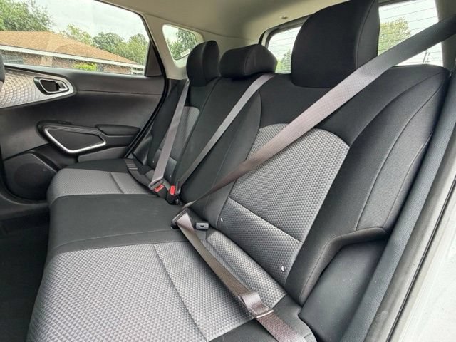 Used 2025 Kia Soul LX w/ LX Technology Package FWD image 25