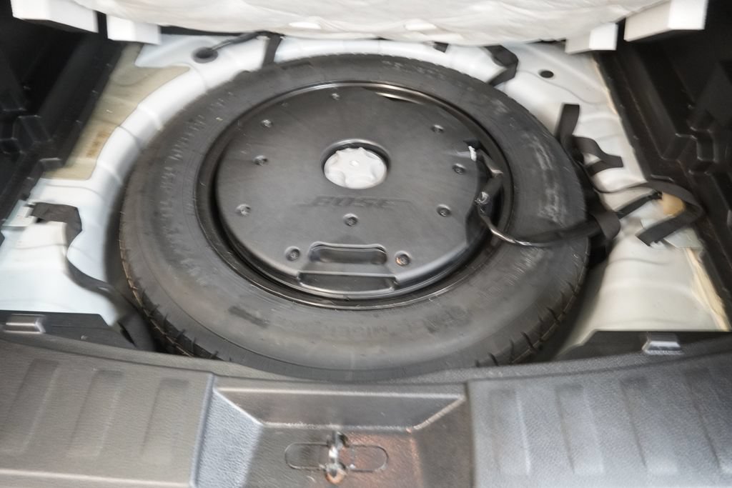 Used 2018 Nissan Rogue SL w/ Premium Package AWD/4WD image 11