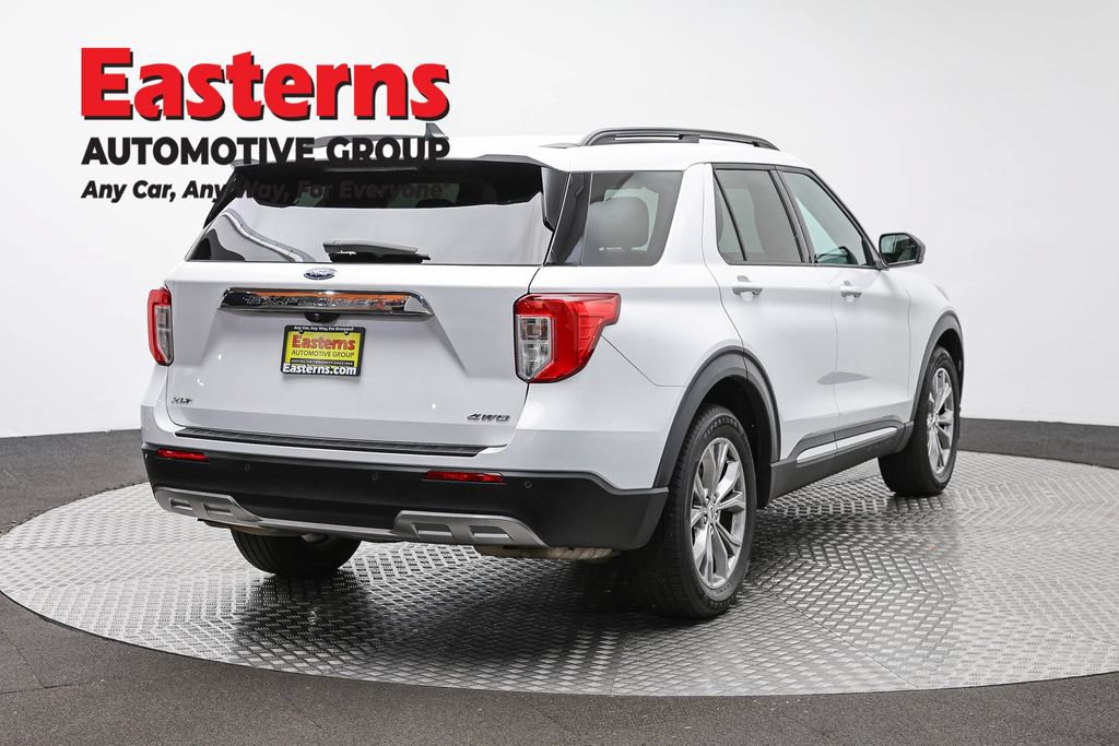 Used 2022 Ford Explorer XLT w/ Equipment Group 202A AWD/4WD image 5