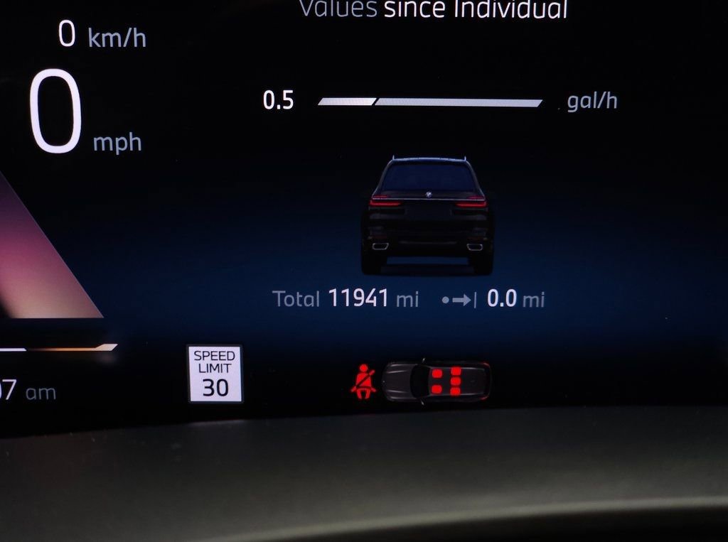 Used 2025 BMW X7 xDrive40i w/ Climate Comfort Package image 21