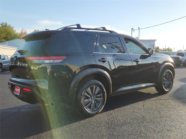 Certified 2022 Nissan Pathfinder SV image 3