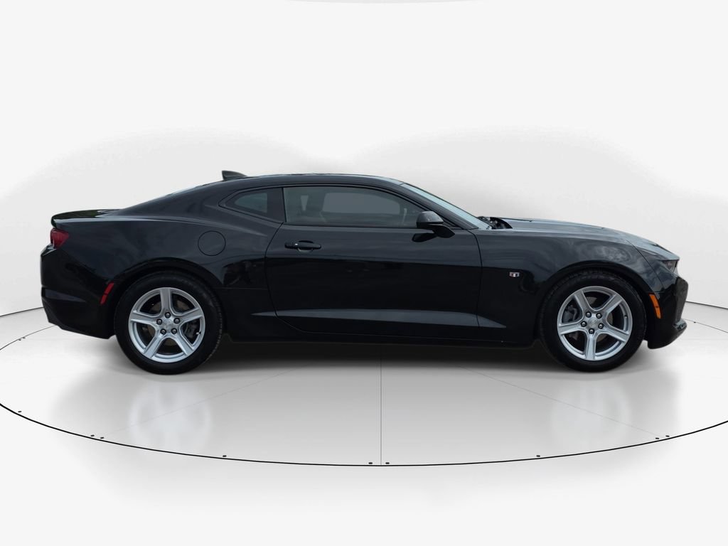 Used 2023 Chevrolet Camaro LT RWD image 5