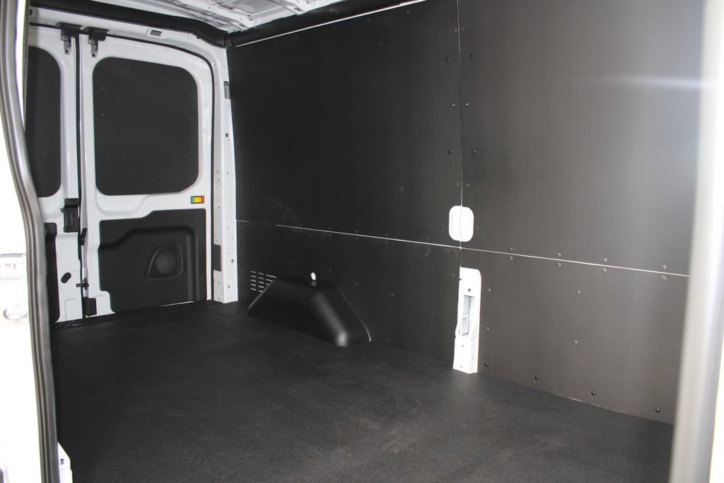 New 2026 Ford Transit 250 148 Medium Roof w/ Load Area Protection Package RWD image 30