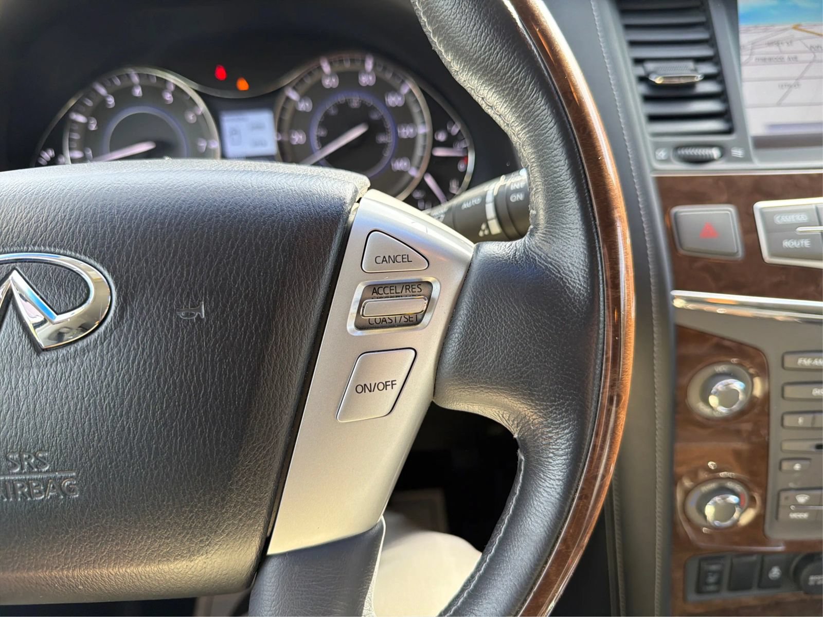 Used 2016 INFINITI QX80 4WD w/ All Season Package image 30