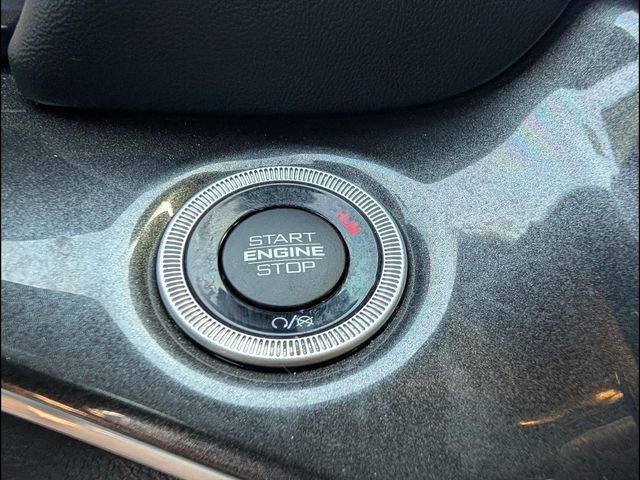 Used 2023 Jeep Grand Cherokee Altitude AWD/4WD image 11