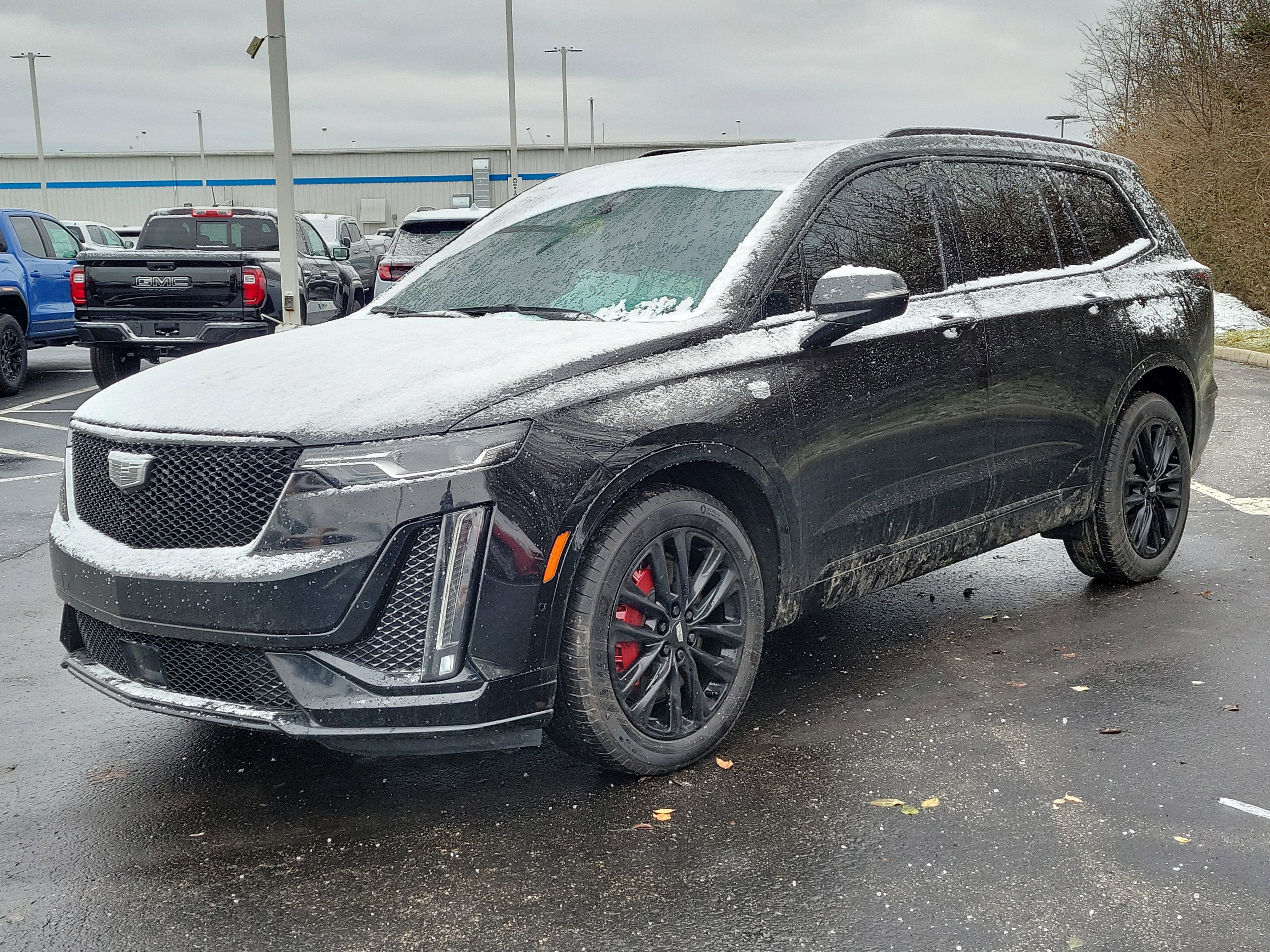 Used 2023 Cadillac XT6 Sport w/ LPO, Onyx Lite Package image 3