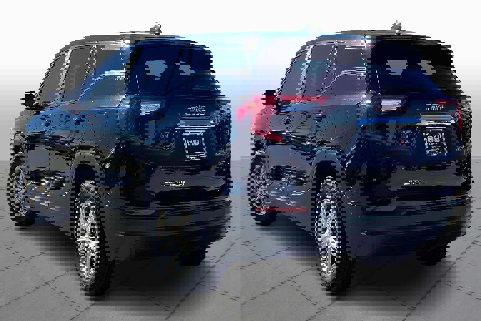 Used 2022 GMC Terrain SLE image 11