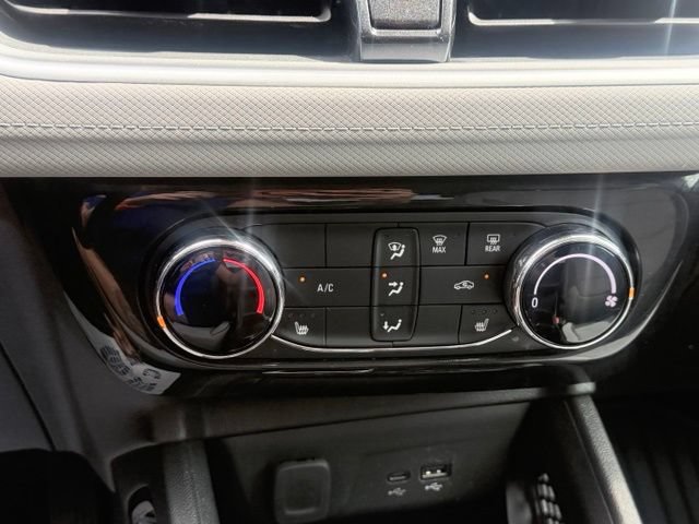 Used 2024 Chevrolet TrailBlazer LT w/ LT Cold Weather Package FWD image 16