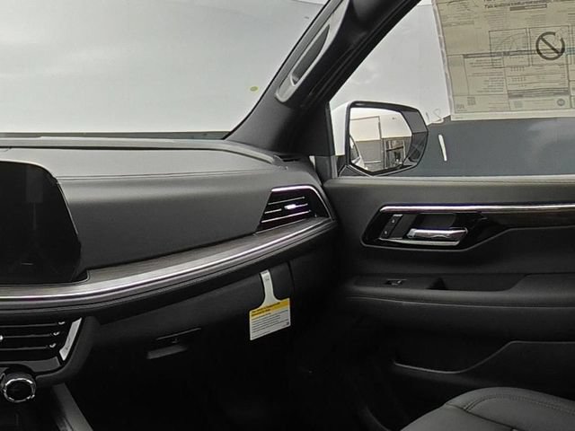 New 2026 Chevrolet Suburban LT w/ Comfort Package AWD/4WD image 32