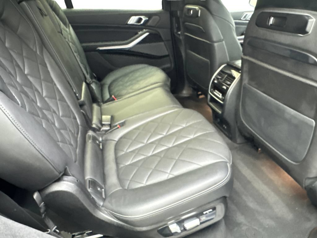 Used 2023 BMW X7 xDrive40i w/ M Sport Package AWD/4WD image 44