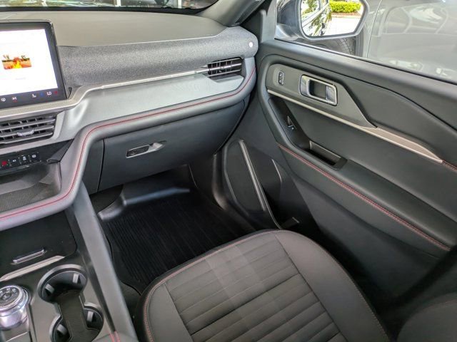 Certified 2025 Ford Explorer ST-Line image 15