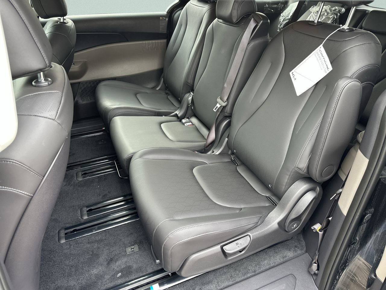 New 2026 Kia Carnival FWD image 12