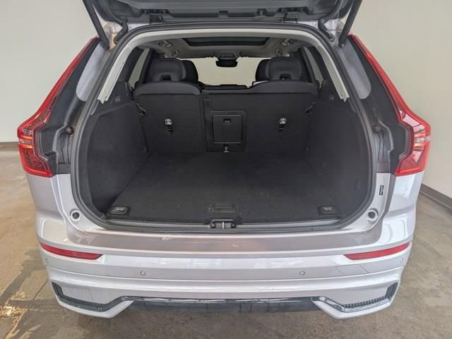 Used 2026 Volvo XC60 B5 Core w/ Climate Package image 5