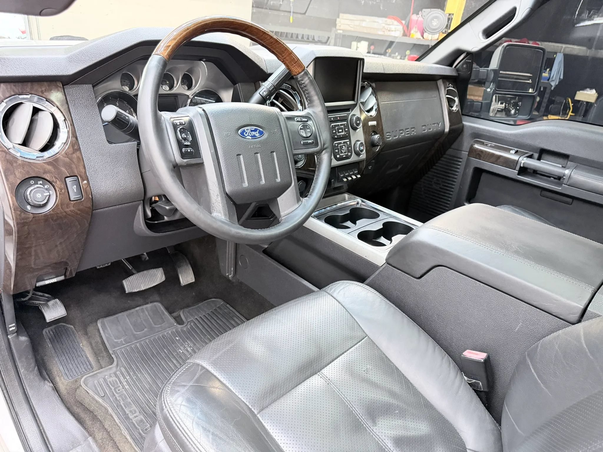Used 2015 Ford F250 Platinum w/ FX4 Off-Road Package AWD/4WD image 11