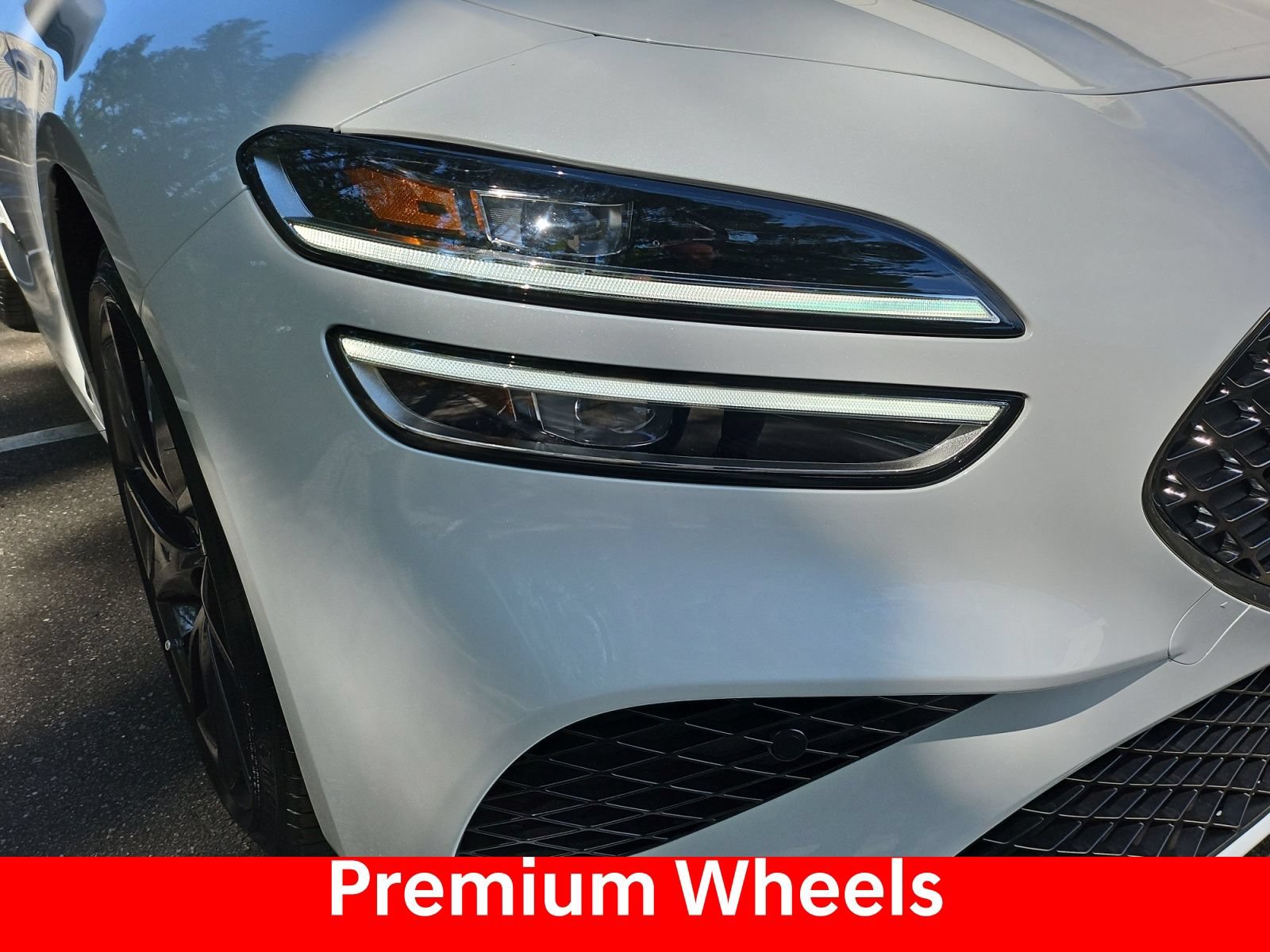 Used 2023 Genesis G70 2.0T w/ Sport Prestige Package RWD image 14