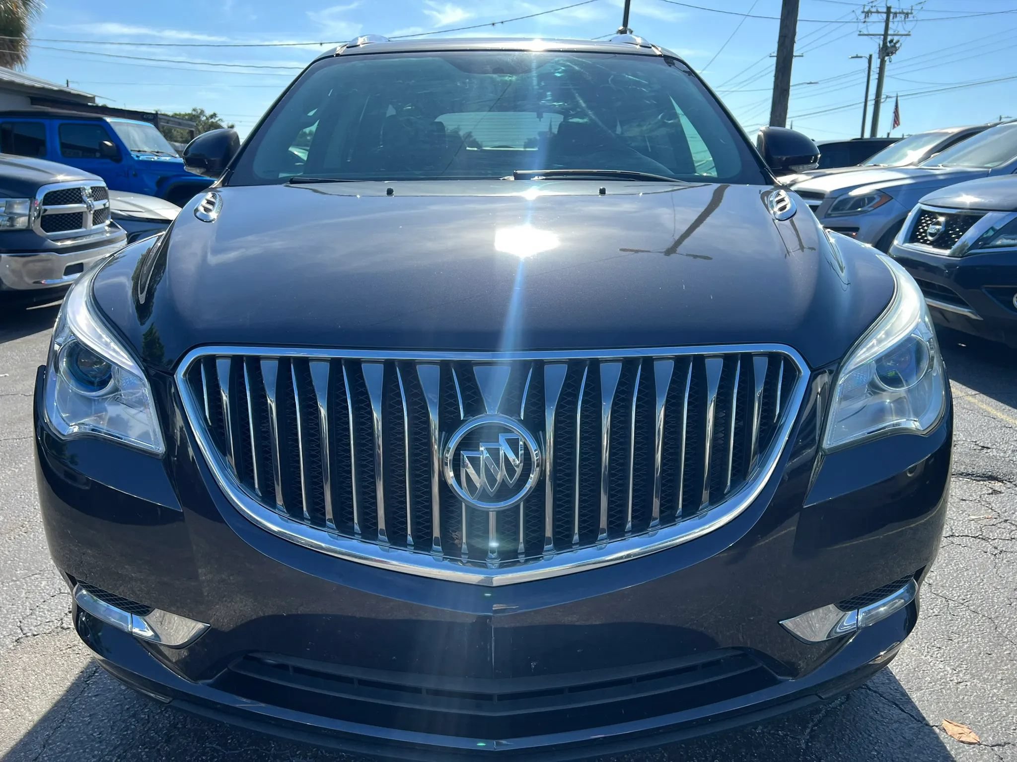Used 2017 Buick Enclave Leather FWD image 3