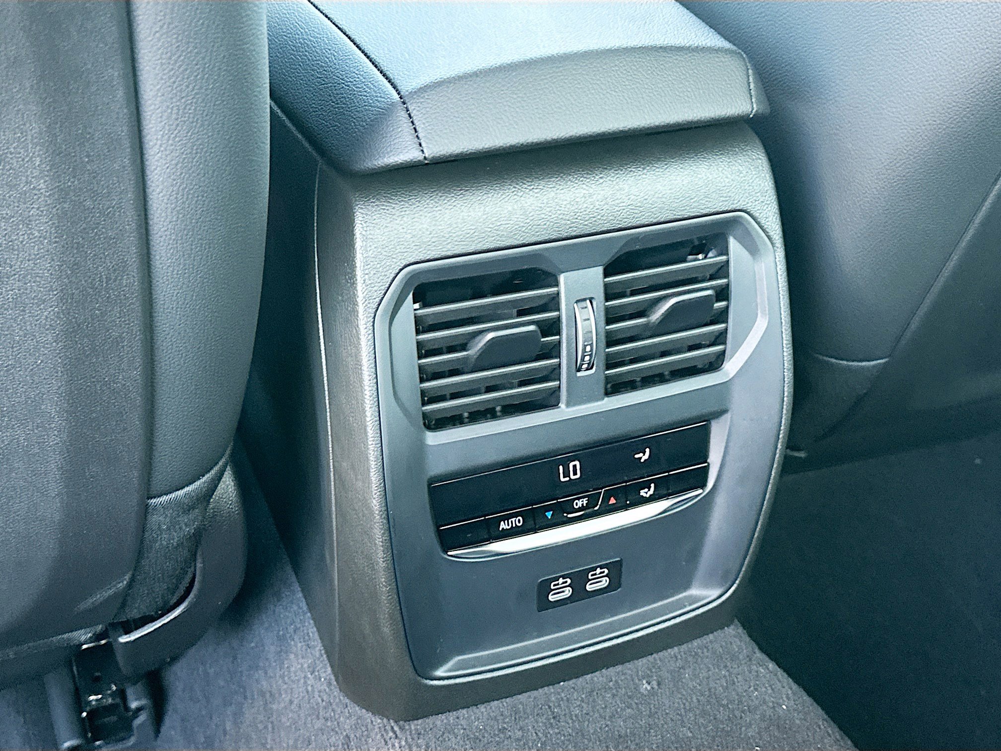 New 2026 BMW 330i Sedan w/ Premium Package image 19