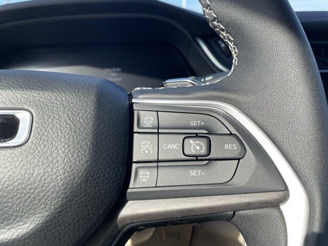 New 2025 Jeep Grand Cherokee L Limited w/ Luxury Tech Group II image 16