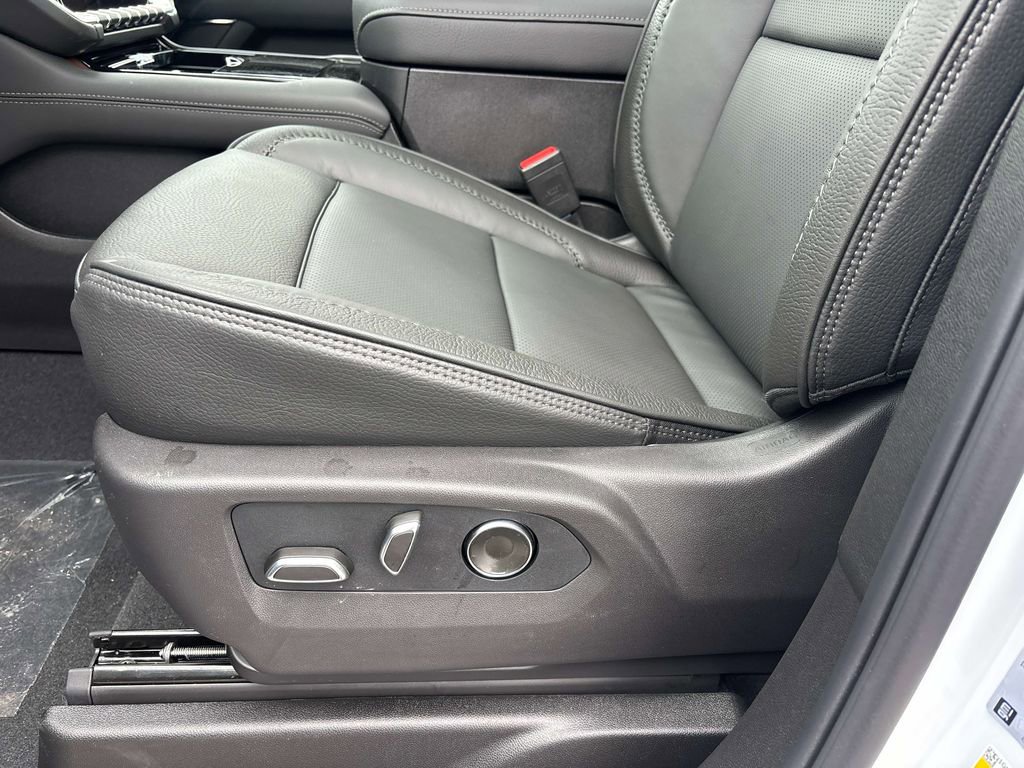 New 2026 GMC Yukon XL Denali w/ Denali Reserve Package image 12