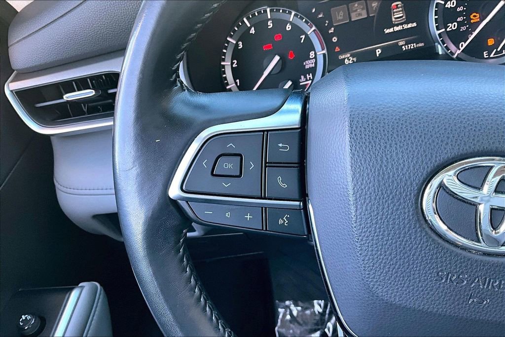 Used 2021 Toyota Highlander XLE image 11