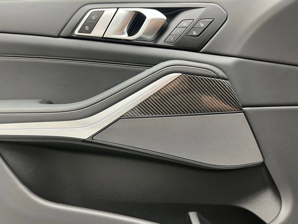 New 2026 BMW X5 M60i image 21
