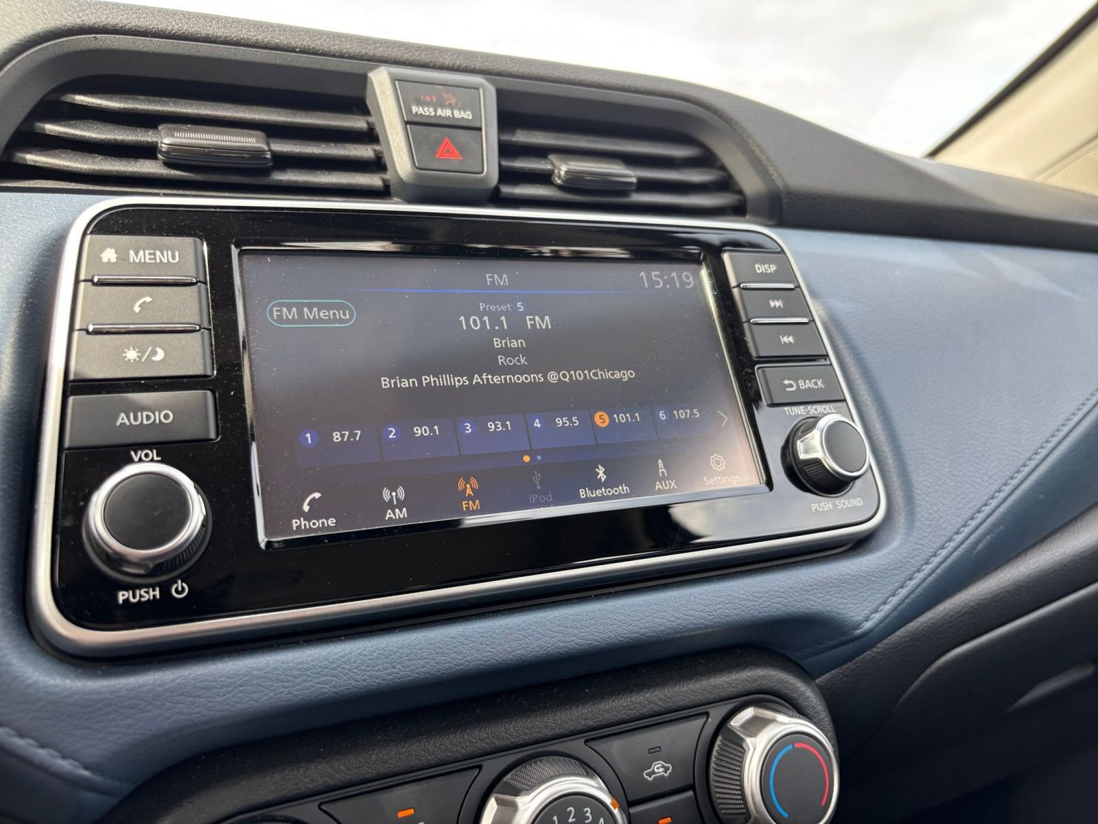 Used 2025 Nissan Versa SV FWD image 20