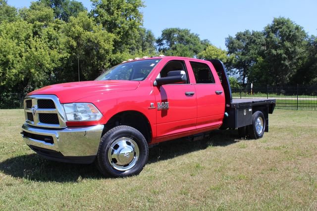 Used 2018 RAM 3500 Tradesman w/ Chrome Appearance Group AWD/4WD image 2