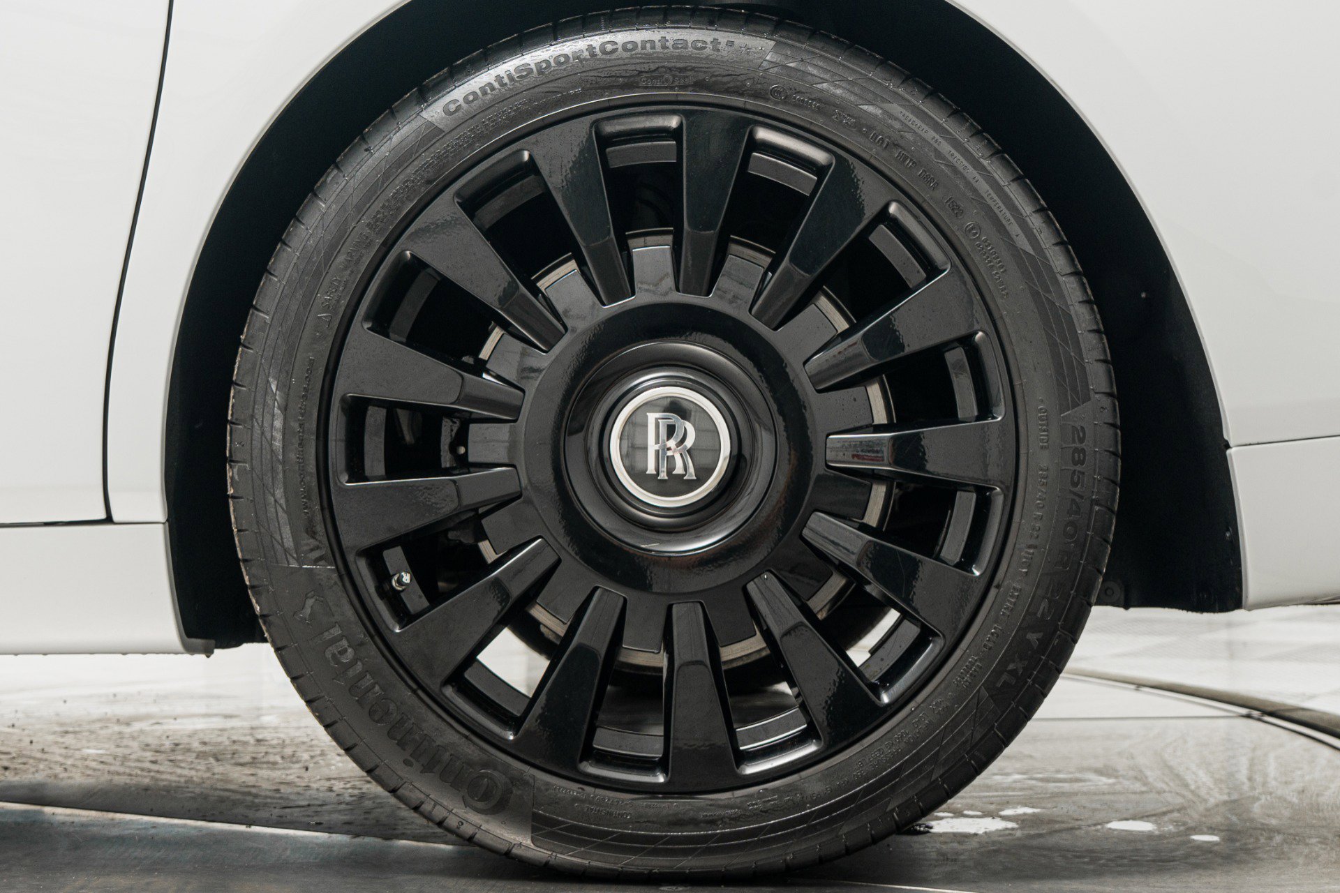 Used 2023 Rolls-Royce Phantom Sedan image 11