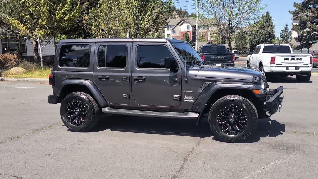 Used 2018 Jeep Wrangler Unlimited Sahara AWD/4WD image 2