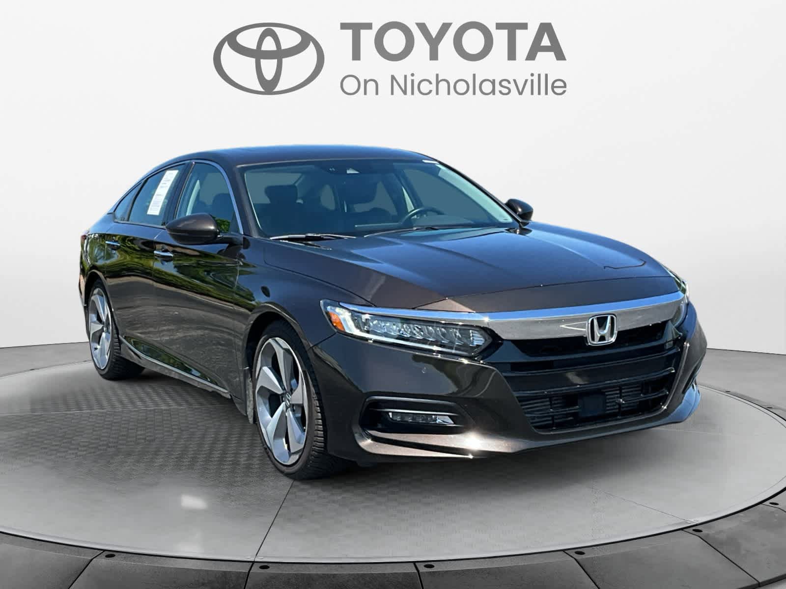 Used 2018 Honda Accord Touring image 8