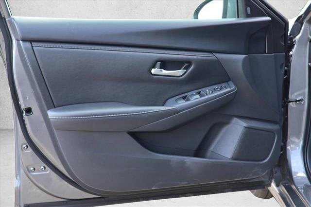 Used 2024 Nissan Sentra SV FWD image 12