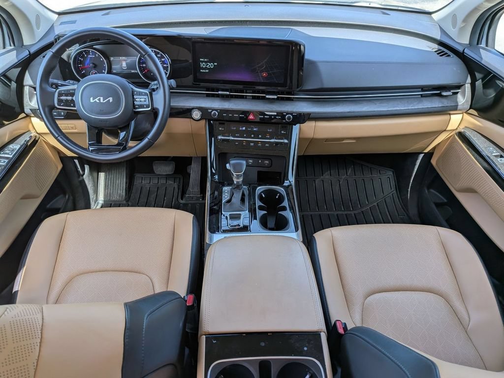 Used 2024 Kia Carnival EX FWD image 4