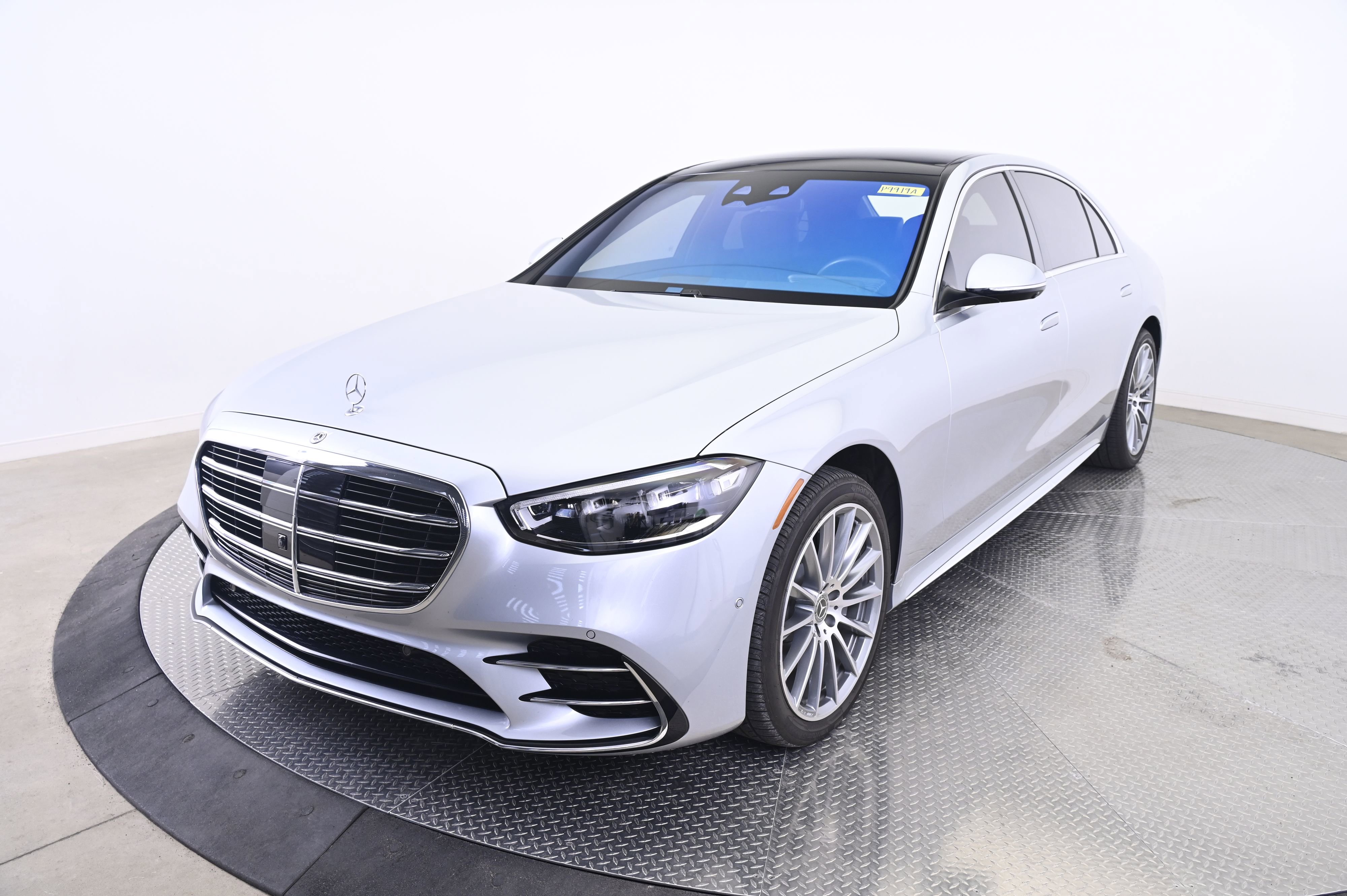 Used 2023 Mercedes-Benz S 580 4MATIC Sedan image 1
