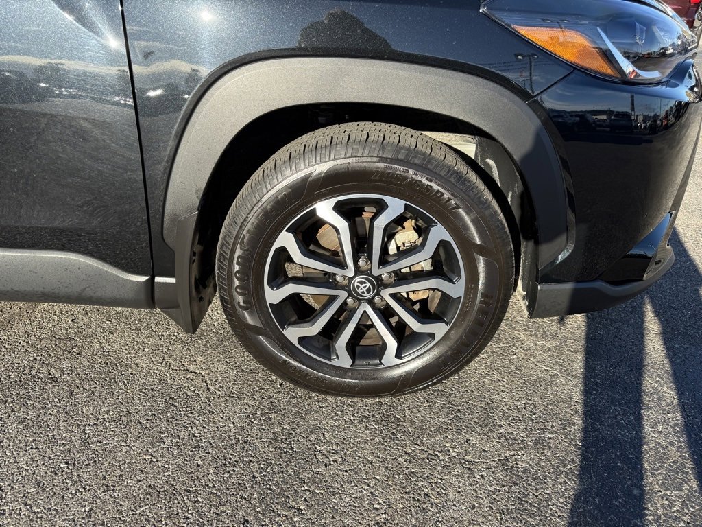 Used 2023 Toyota Corolla Cross SE image 33