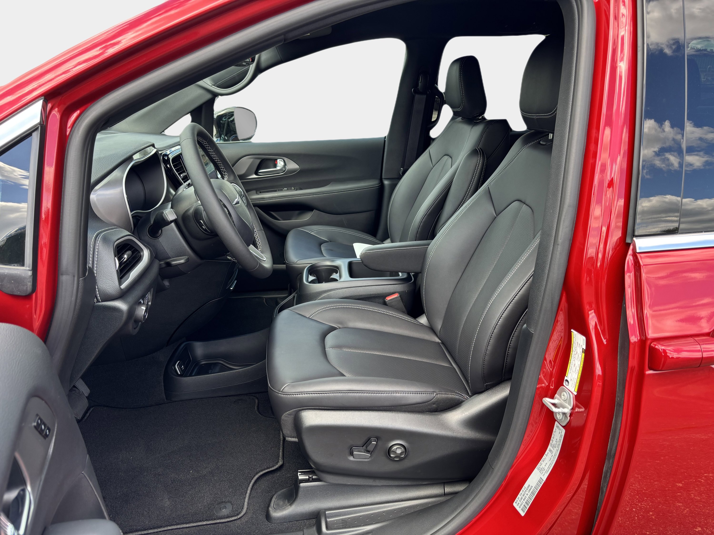 New 2026 Chrysler Pacifica Select image 9