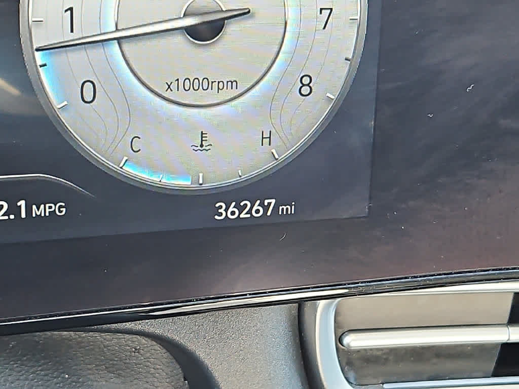 Used 2025 Hyundai Elantra Limited FWD image 20