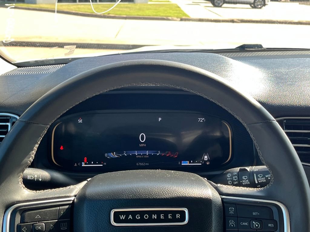 Used 2023 Jeep Wagoneer L Series II image 15