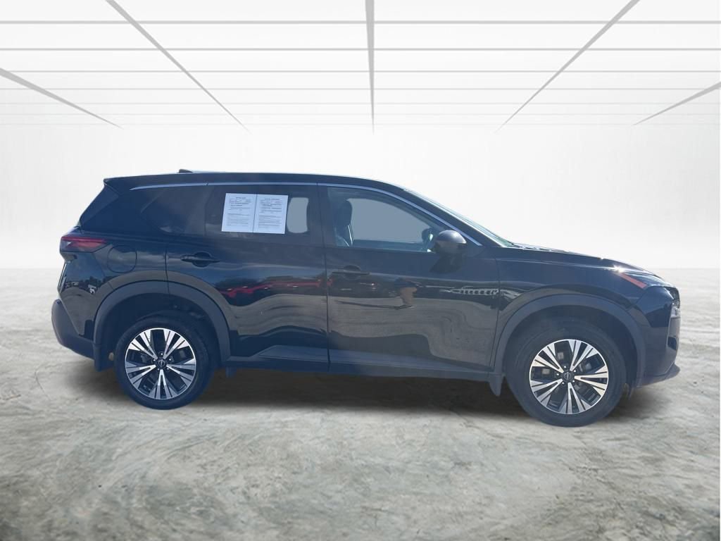 Used 2023 Nissan Rogue SV image 4