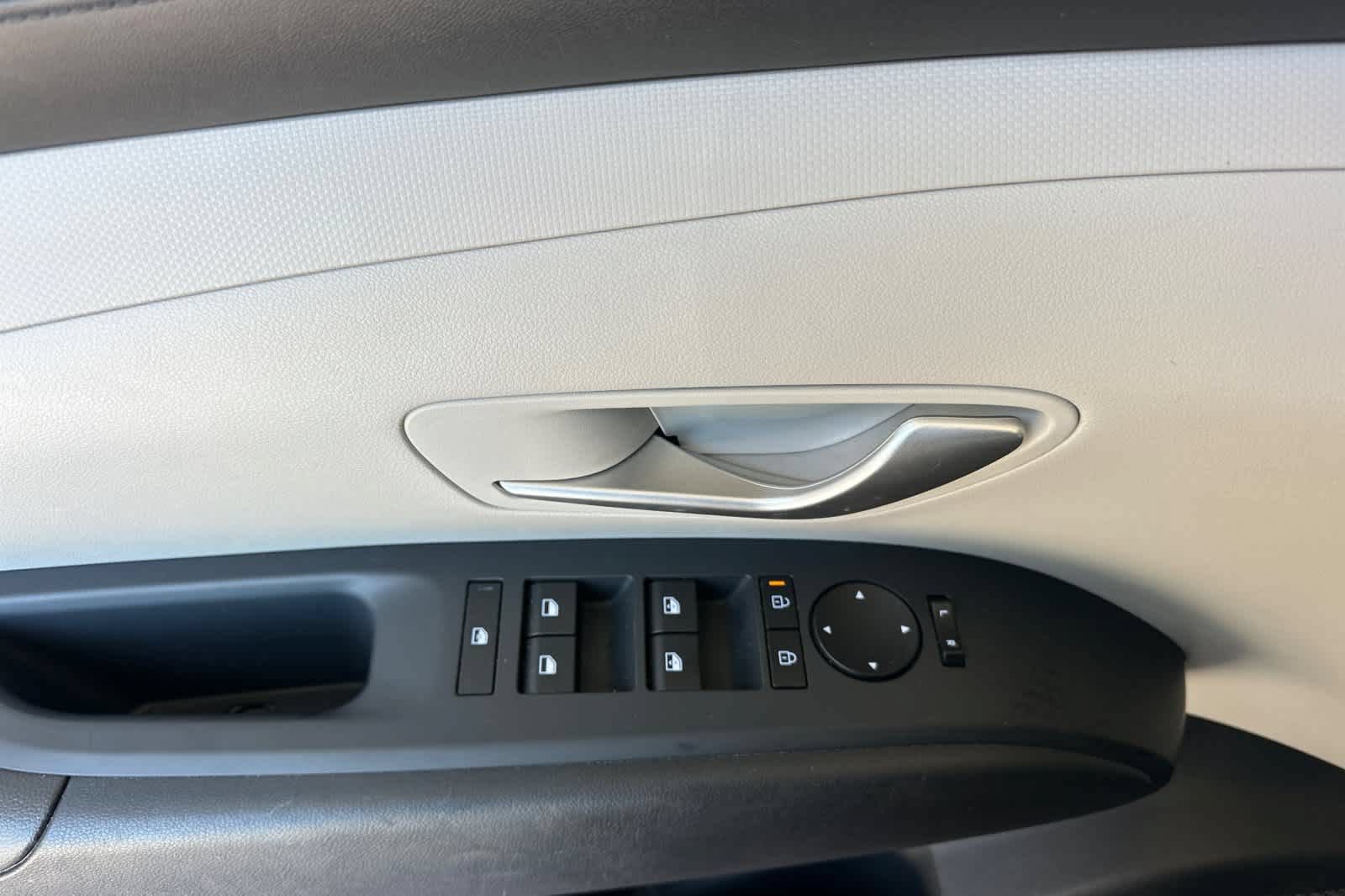 Used 2025 Hyundai Tucson SEL FWD image 12