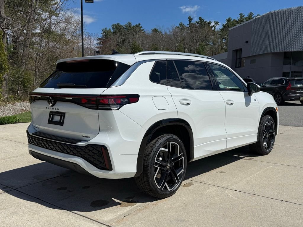 New 2026 Volkswagen Tiguan SEL R-Line AWD/4WD image 11