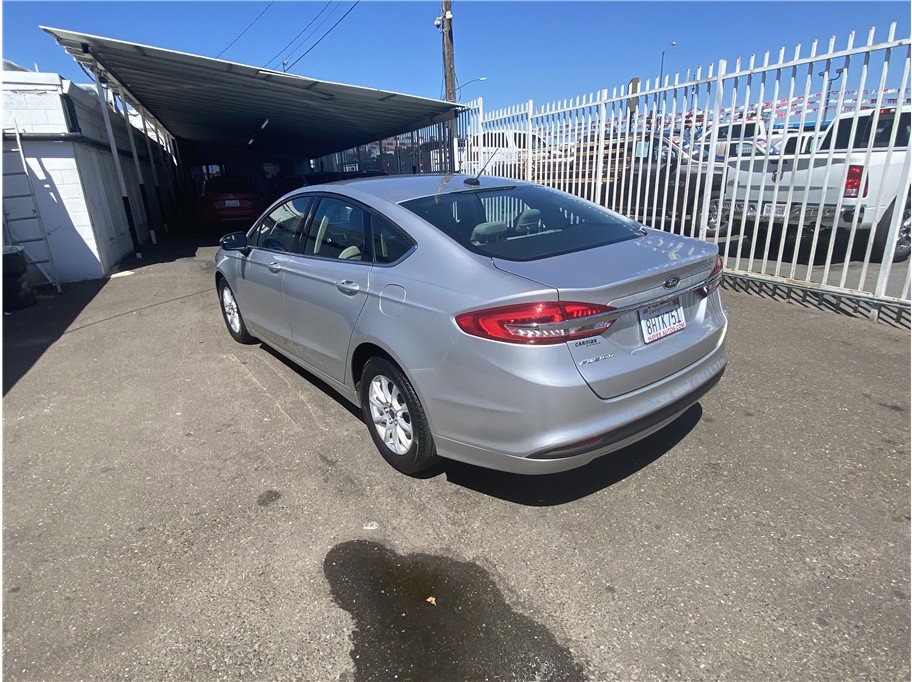 Used 2018 Ford Fusion S image 5